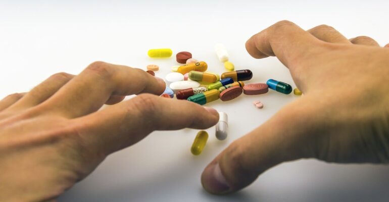 vitamin vs pinkiller vs cure
