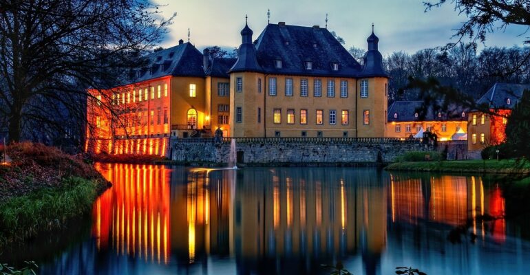 How to build companies with economic moats