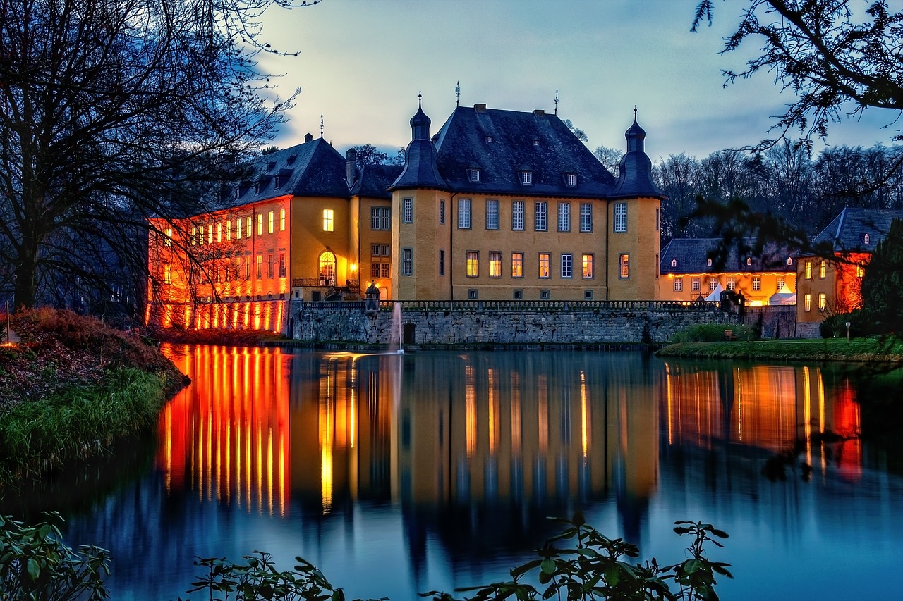 How to build companies with economic moats