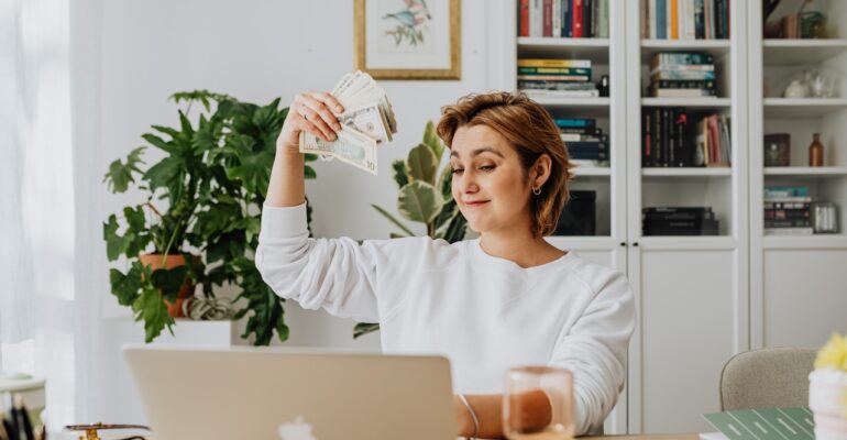 Should job ads contain salary information?