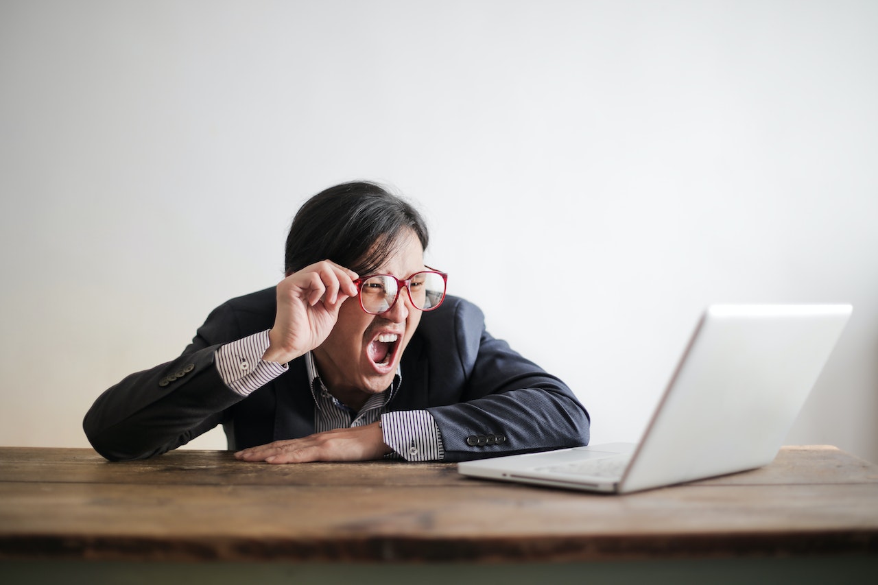 How to start a tech startup being a non-technical founder?