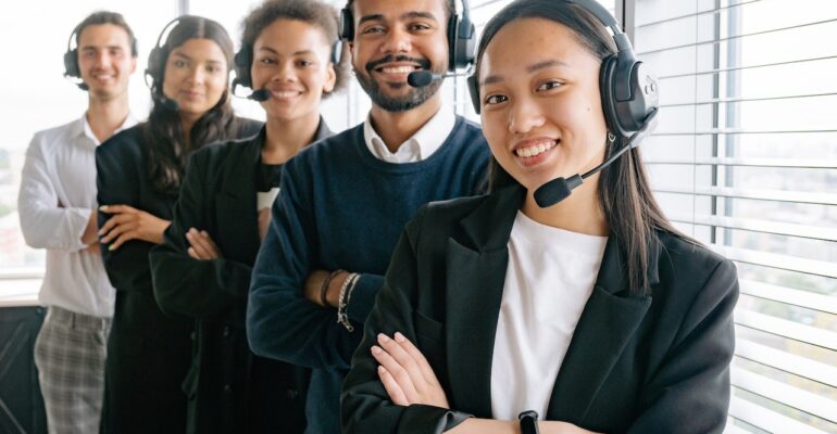 Pros and Cons of Outsourcing for Startups