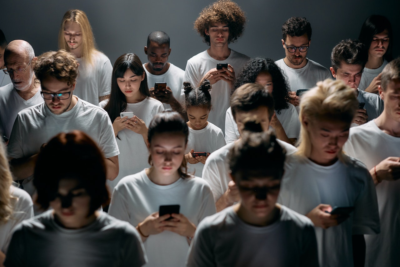how successful apps acquired first users