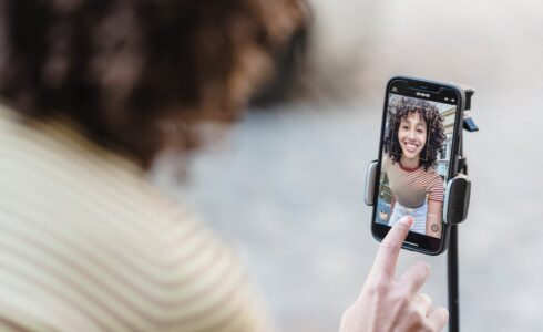 leverage influencers to grow saas product