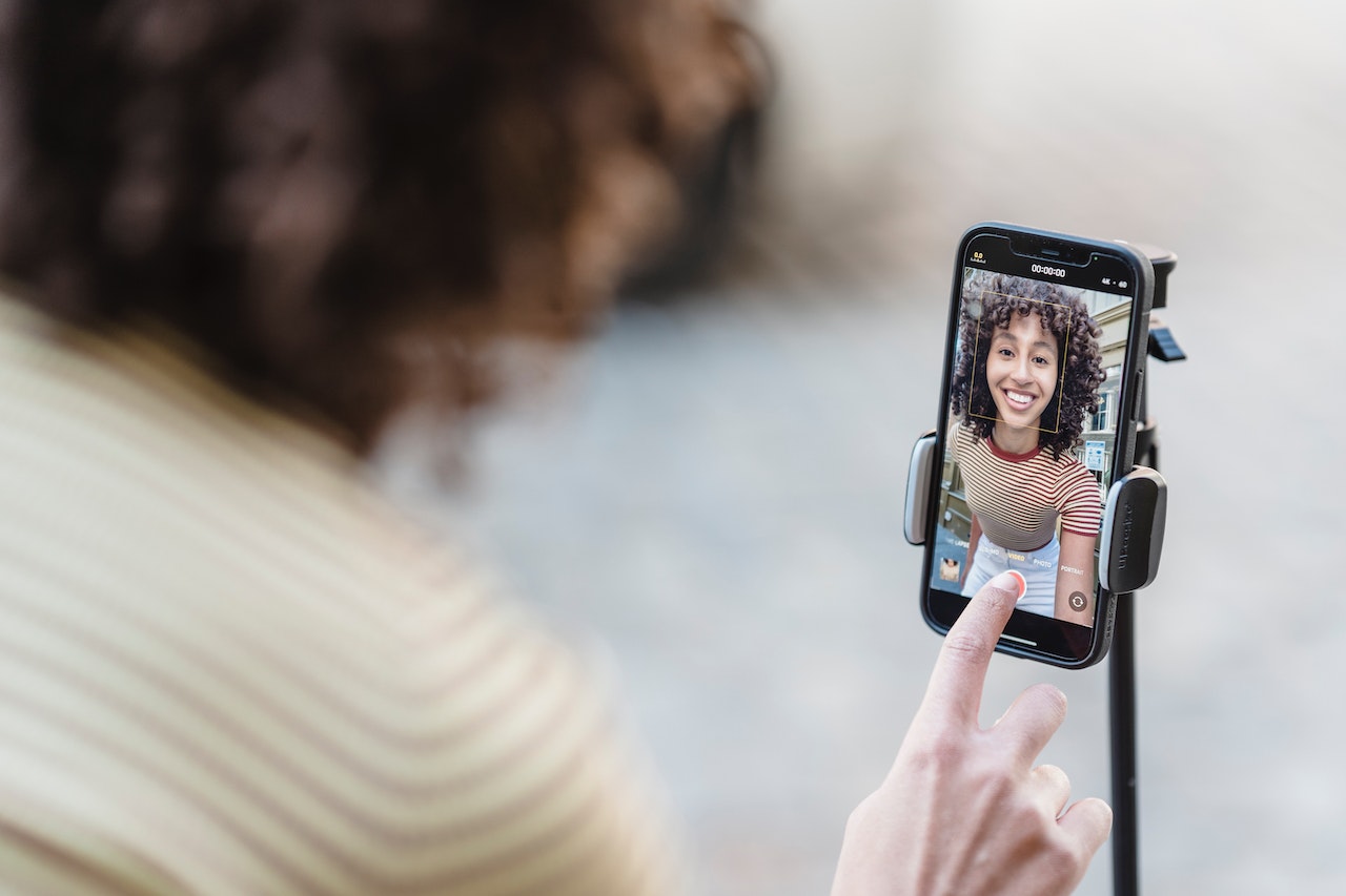 leverage influencers to grow saas product