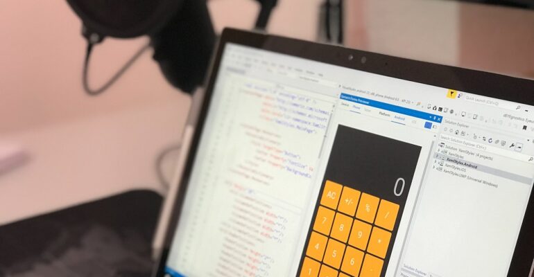 how to outsource app development