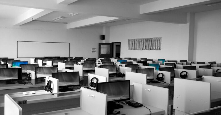 outsourcing startup development