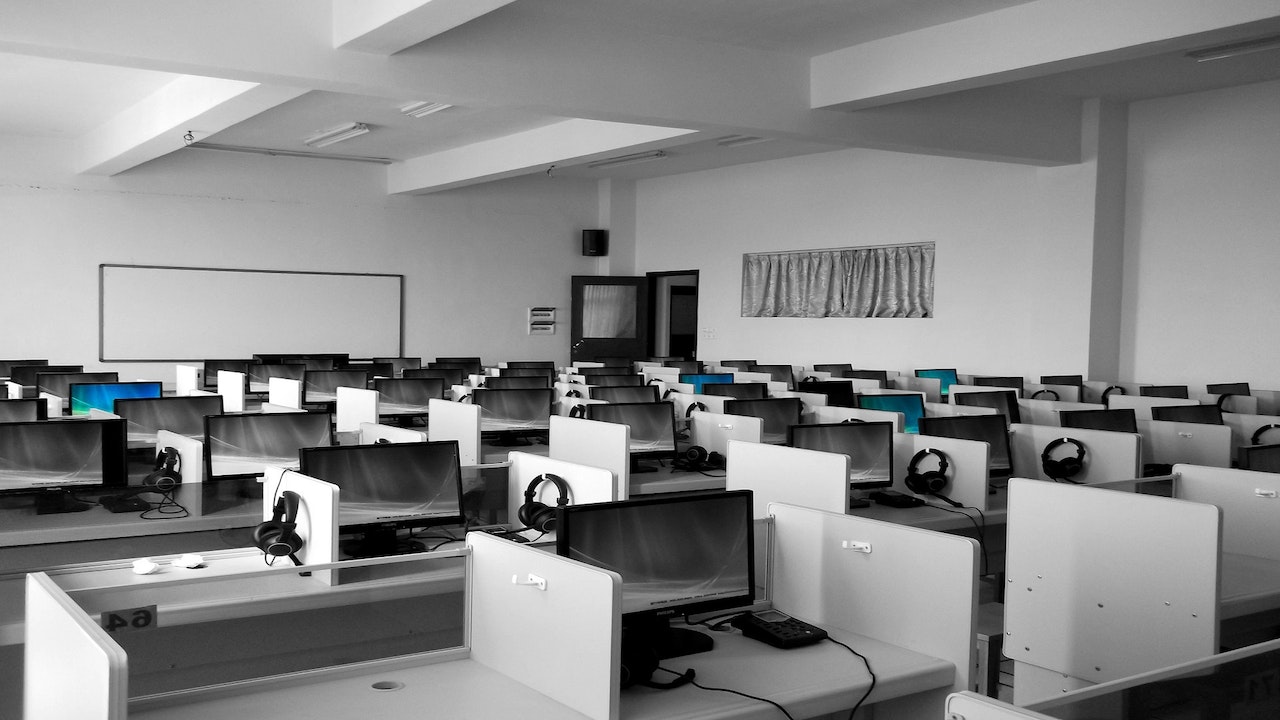 outsourcing startup development