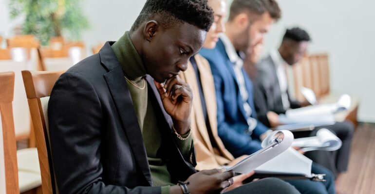 Role of venture capital associate