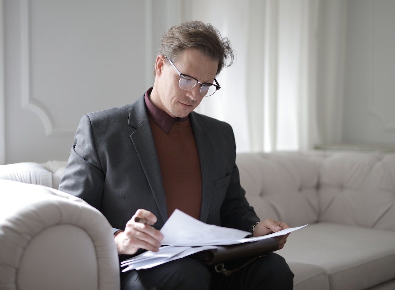 when should startup founders get lawyer help