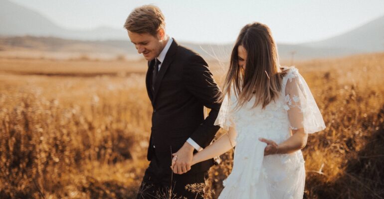 what is a micro wedding?