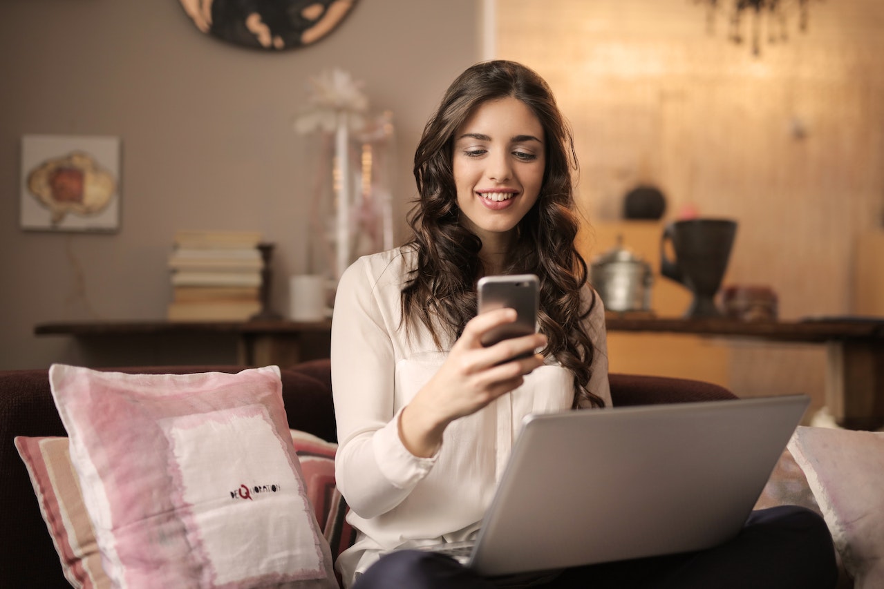 why small businesses should outsource?