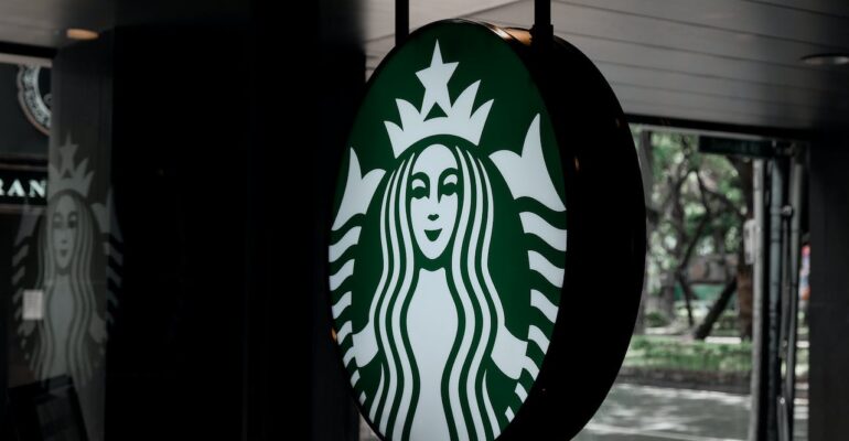 Howard Schultz starbucks success story