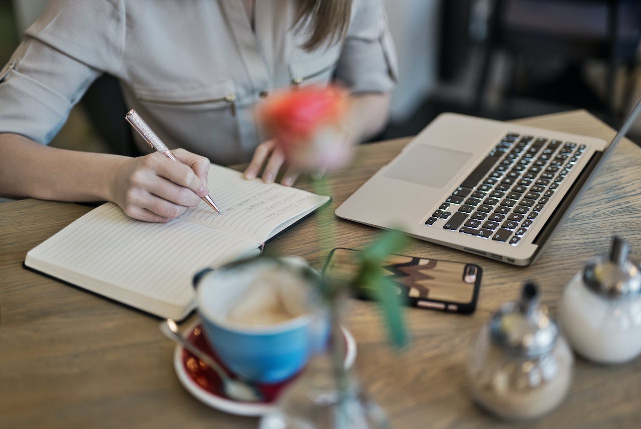 create content on website vs on social media