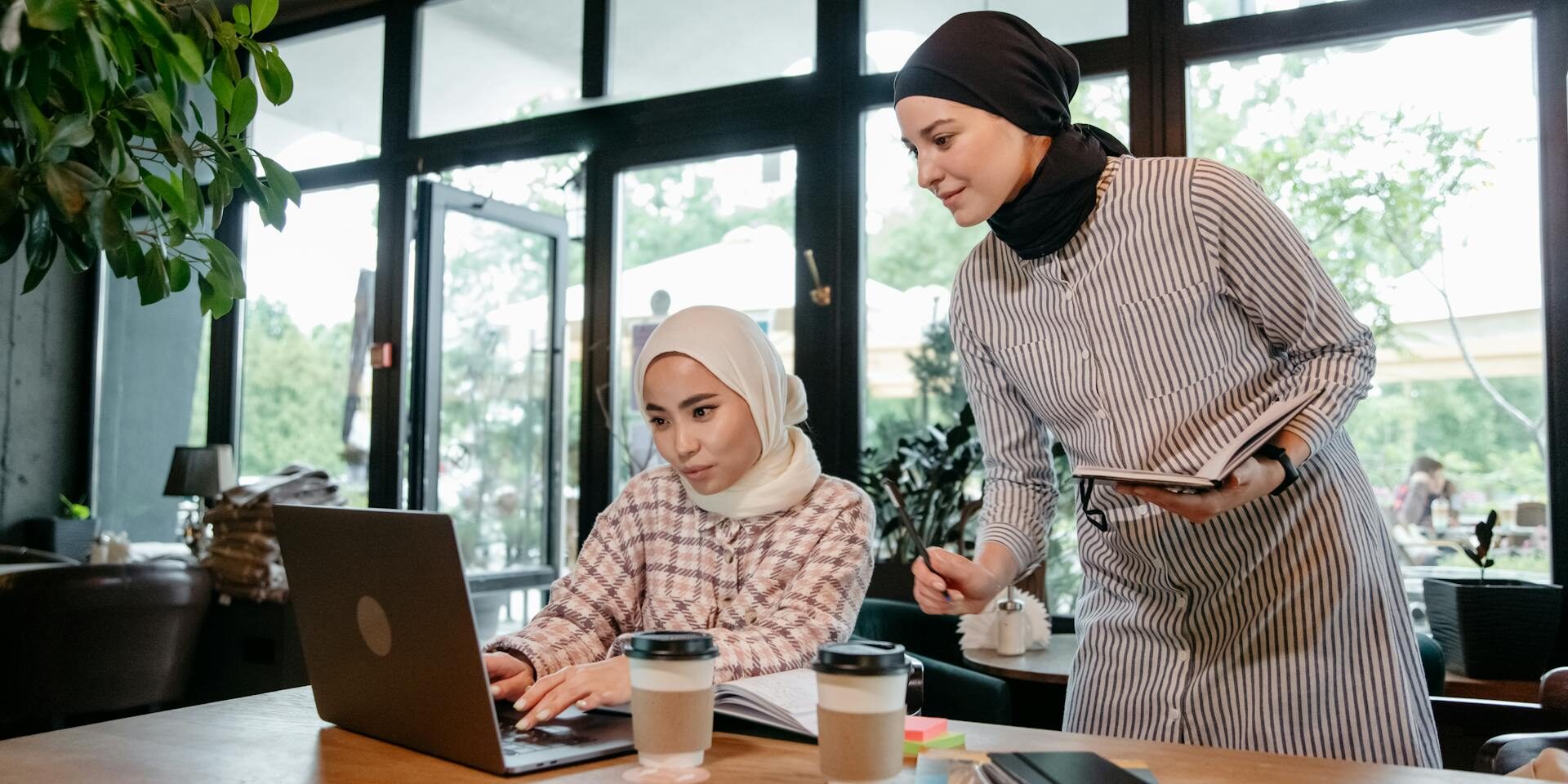 choosing between b2b vs b2c business model for your startup