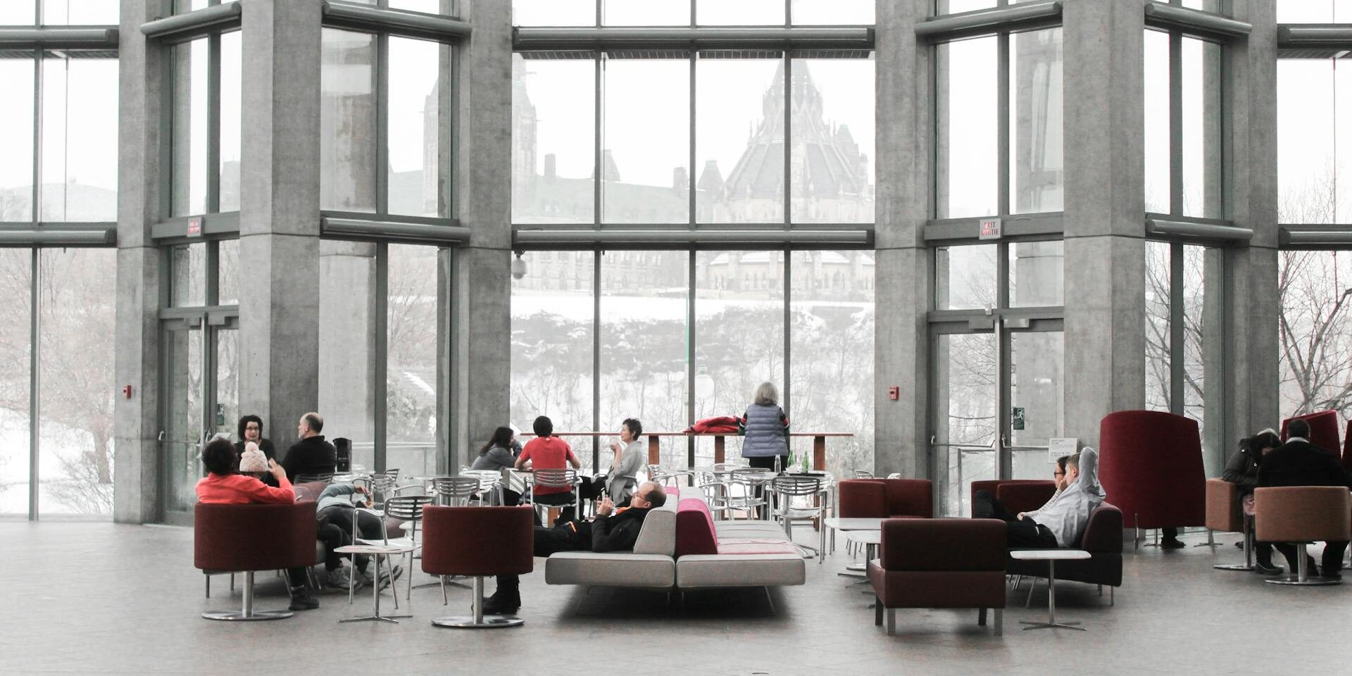 coworking spaces vs traditional offices