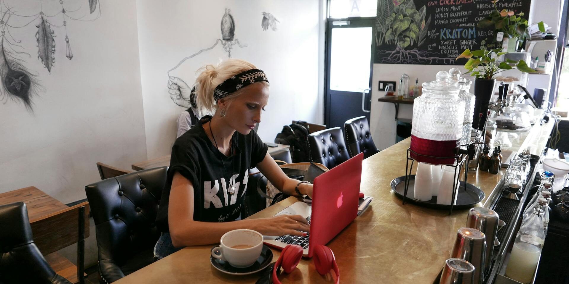 Why vcs rarely invest in single founders